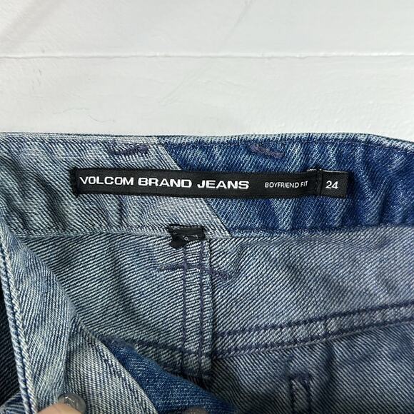VOLCOM Light Wash Denim Boyfriend Fit Distressed Rolled Cuff Jean Shorts Size 24 - Picture 8 of 10